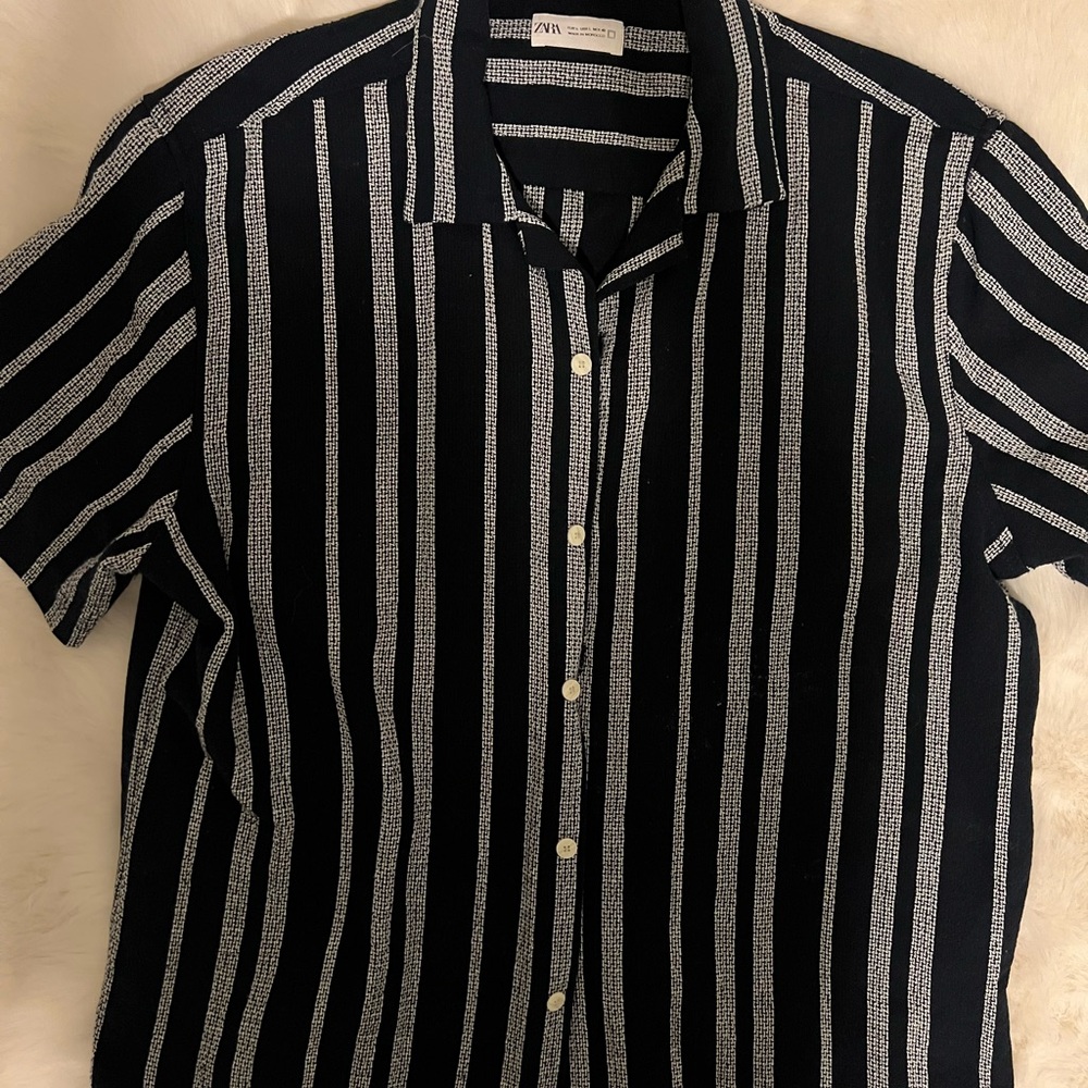 Zara Men's Navy and White Striped Shirt